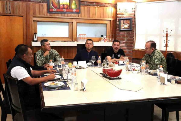 Productores de limón se reunieron con autoridades de Michoacán.