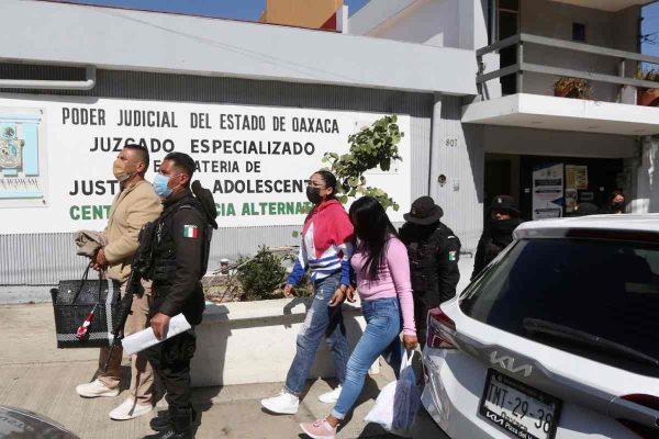 AMLO desaparición forzada Claudia Uruchurtu