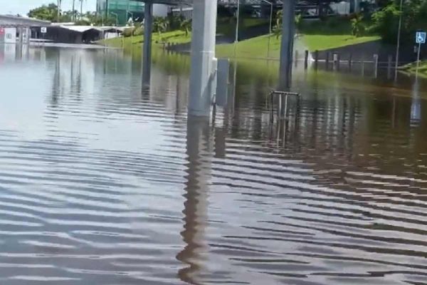 afectaciones en el Aeropuerto Internacional de Acapulco tras el paso de john