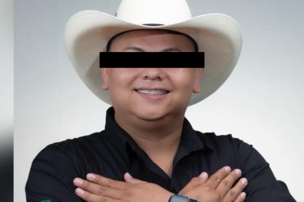 Carlos Antonio ‘N’, alcalde electo de Coquimatlán, Colima, detenido por su presunta responsabilidad en los delitos de abuso sexual y pronografía en agravio de un menor de edad