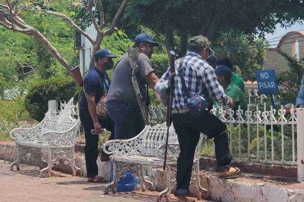 elementos de la policía comunitaria en leonardo bravo, guerrero