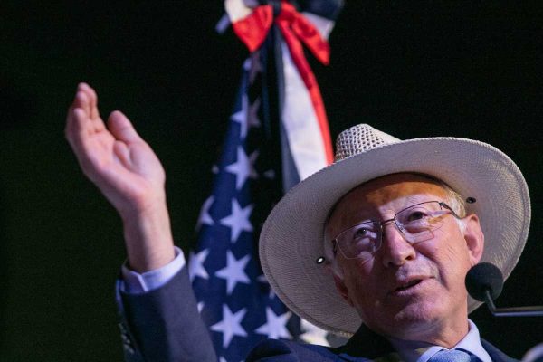 El embajador Ken Salazar se ha pronunciado en contra de la reforma judicial