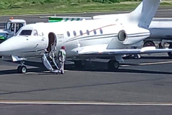 avión en el que fueron localizados tres migrantes en condición irregular en chiapas que viajarían a sonora