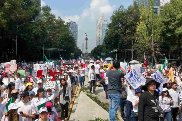 Marcha estudiantil en contra de reforma judicial