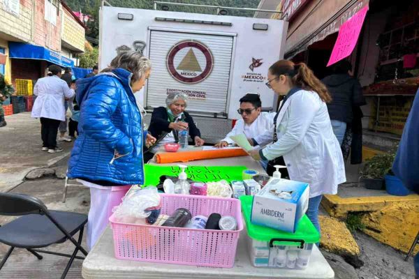 Módulo de atención tras deslave de cerro en Jilotzingo