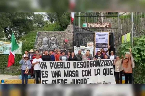 Protesta frente alcaldía Xochimilco por parte de pobladores de San Gregorio Atlapulco