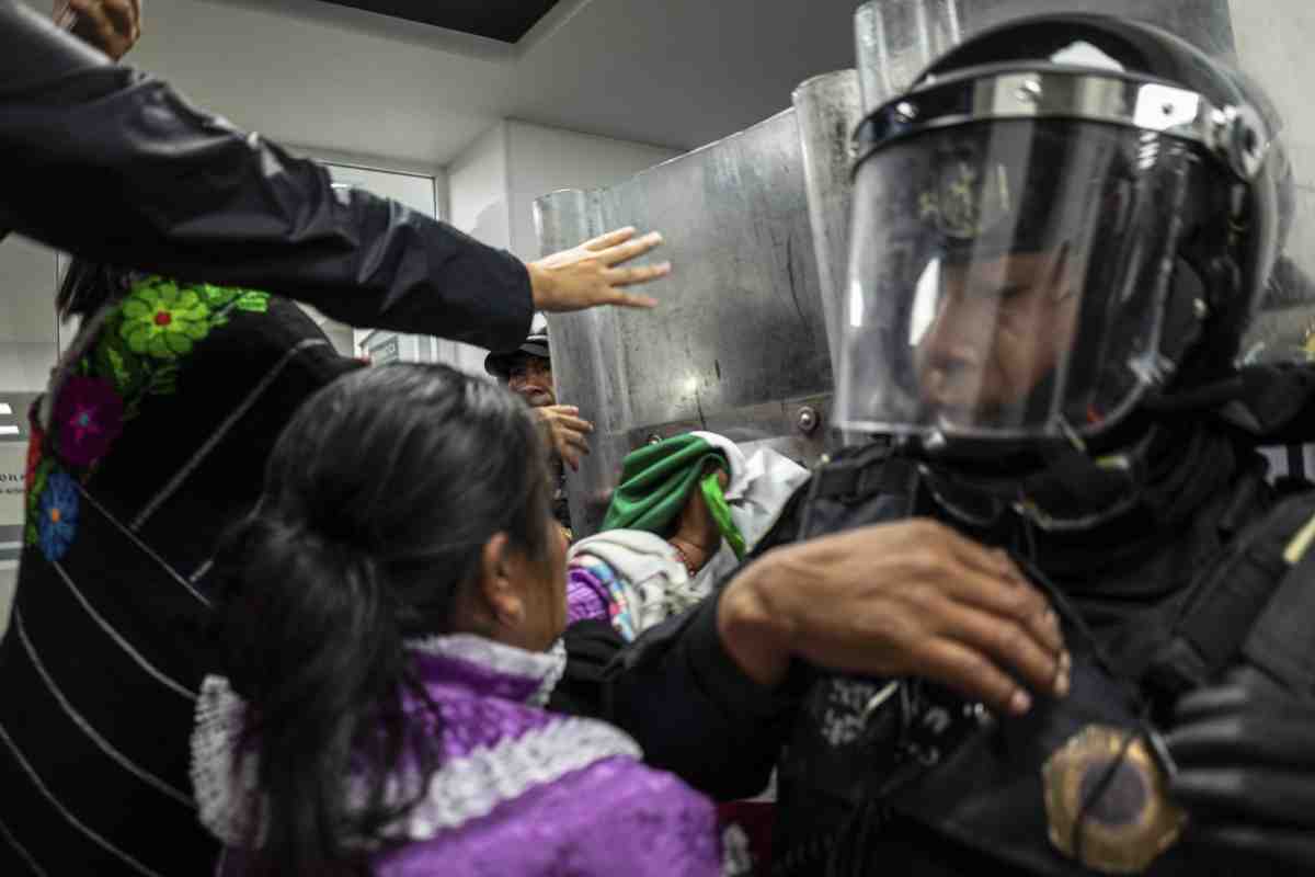 Xochimilco protesta detenidos biblioteca