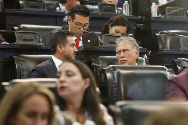 Yunes Márquez votó a favor de reforma judicial