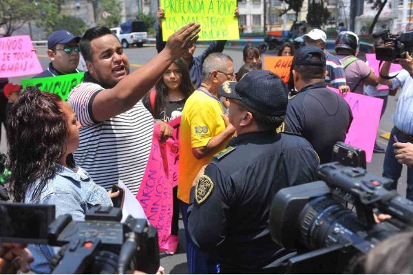 Protesta de padres de familia organizada en abril de 2019 por un caso de abuso sexual infantil en un kínder de la GAM. | Foto: Cuartoscuro
