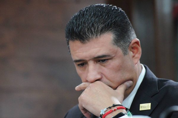 Adrián Alcalá hizo una invitación al diálogo para evitar la desaparición del INAI