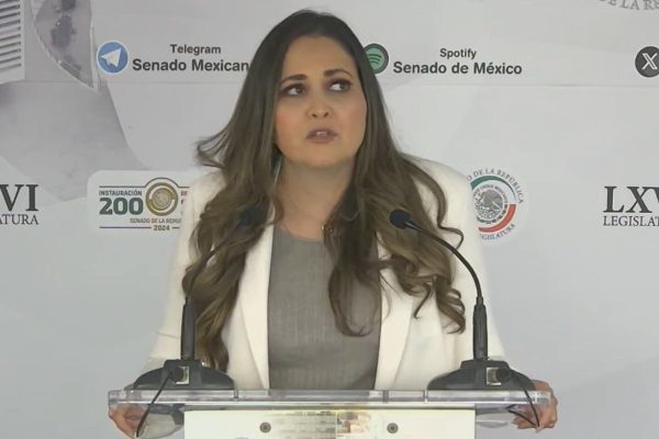 Conferencia de prensa en la que Cynthia López Castro renunció al PRI