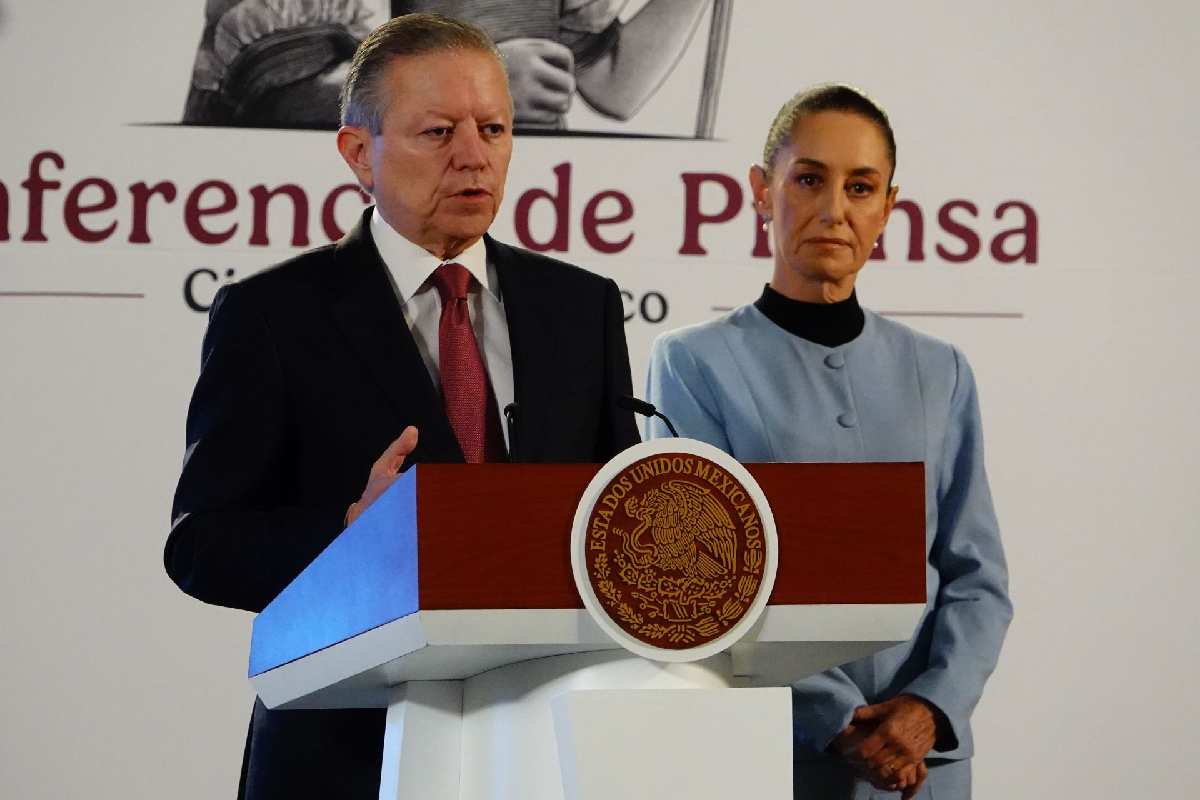 Arturo Zaldívar se desempeña ahora como coordinador de política y gobierno con Claudia Sheinbaum | Foto: Cuartoscuro