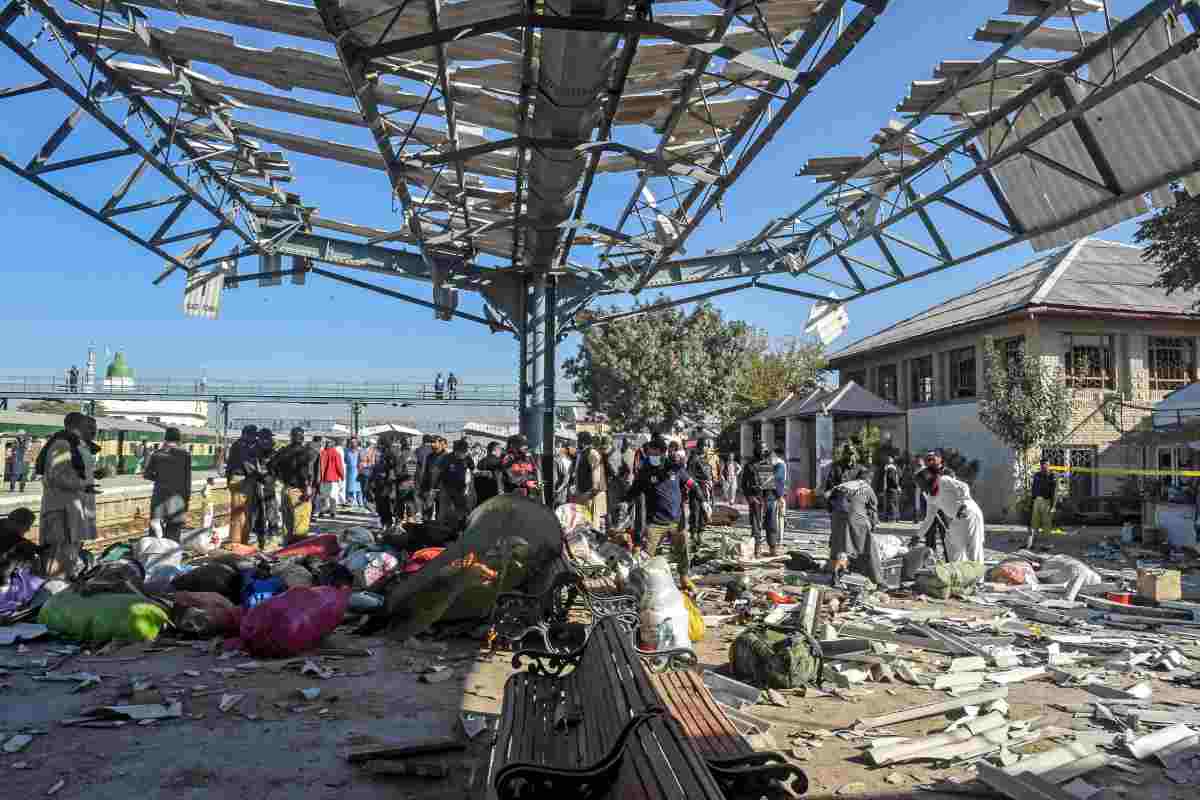 Restos de las pertenencias de los pasajeros en la estación de Quetta, en Pakistán. Foto: AFP
