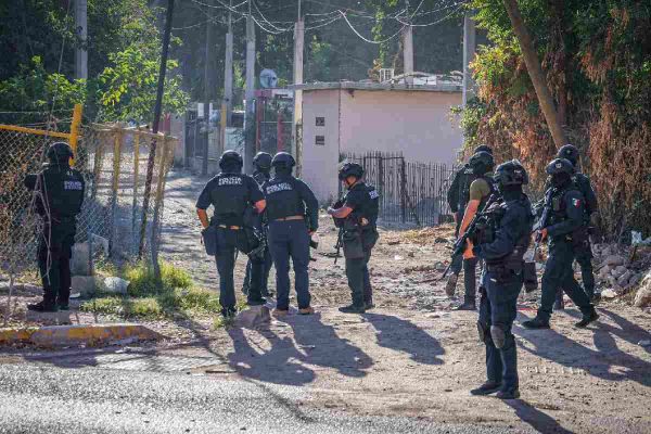 Detienen en Culiacán a dos presuntos operadores de Los Chapitos; los acusan de proveer drogas y armas