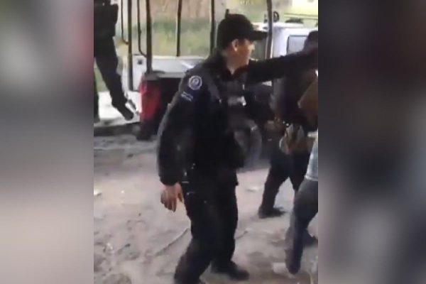 agresión a jóvenes en Celaya por parte de la policía municipal
