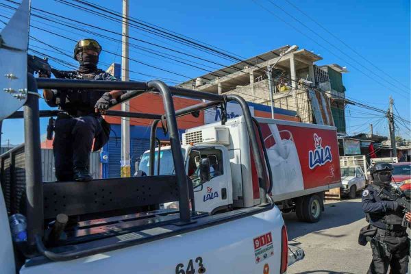 Empresas reanudan actividades en Acapulco tras ataques a repartidores; refuerzan operativos de fuerzas federales