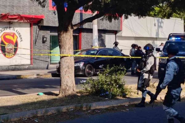 Matan a agente de la Guardia tras persecución en Celaya; policías agreden a reporteros e impiden cobertura