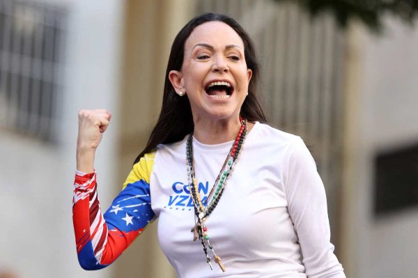 Maria Corina Machado en las protestas previas a la investidura de Nicolás Maduro. Foto: AFP