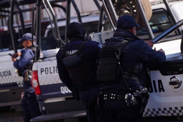 Localizan los cuerpos de dos agentes de la FGR en la carretera Apatzingán-Buenavista en Michoacán