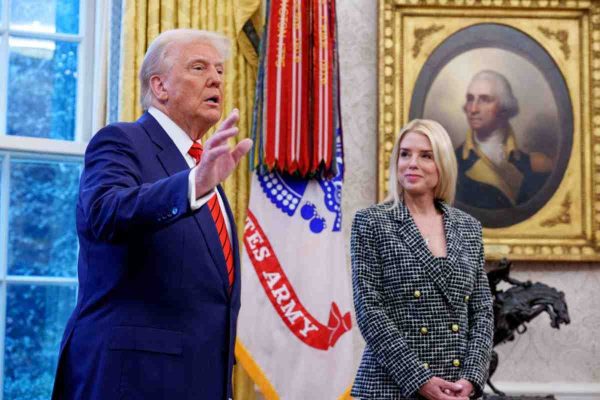 carteles-eliminacion-fentanilo-fiscalia-eu pam bondi