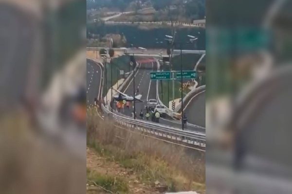 Avioneta aterriza de emergencia sobre nueva carretera Real del Monte–Huasca, en Hidalgo