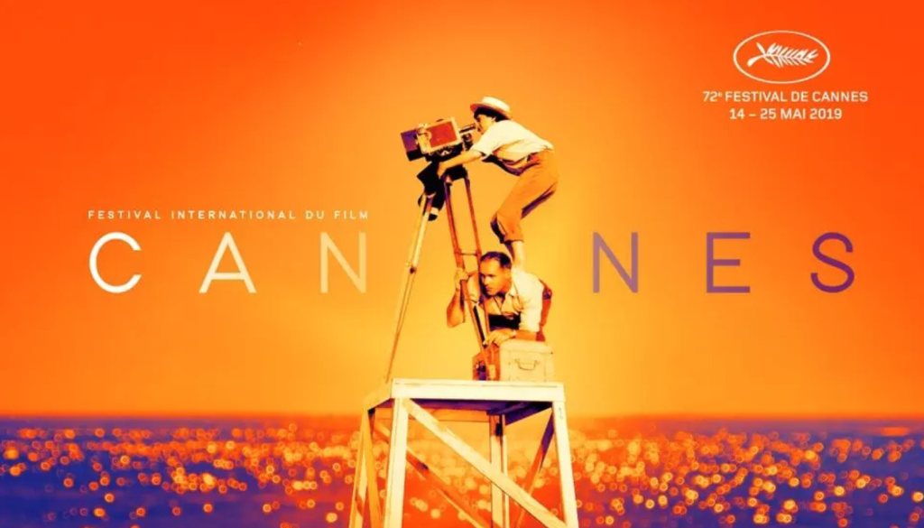 Cartel oficial del 72º Festival de Cine de Cannes basado en una fotografía de Agnès Varda dirigiendo La Pointe Courte en 1954. Foto: Hijos de Agnès Varda/Cartel: Flore Maqin.