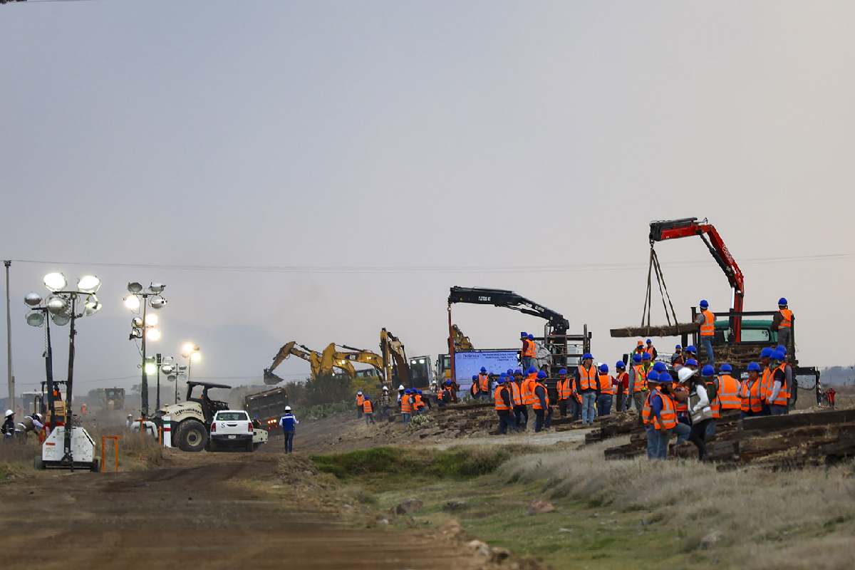Inician obras del tren México-Pachuca; tardará año y medio y generará 40 mil empleos directos, estiman
