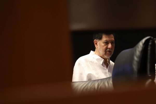 Abuchean a Fernández Noroña en Congreso Nacional del Partido del Trabajo; le exigen que se afilie