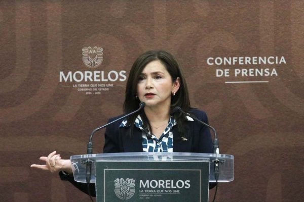 Alumnos protestan por feminicidio de Aylin, estudiante de psicología, en informe de rectora de UAEM