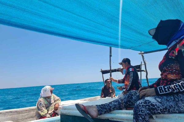 Brigadas de vigilancia dialogan con pescadores furtivos para crean conciencia