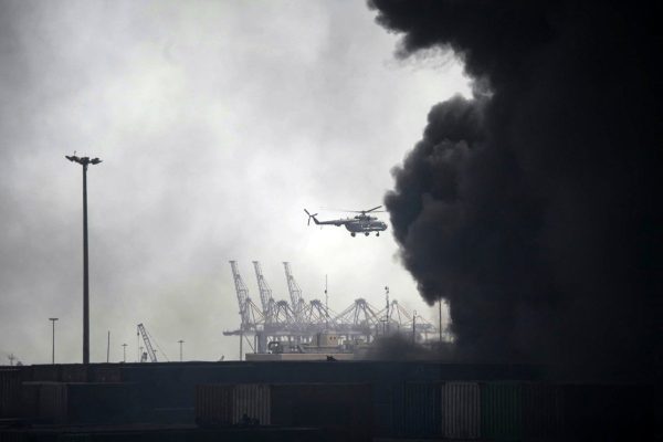 Cinco muertos y más de 500 heridos dejo una explosión en puerto de Irán