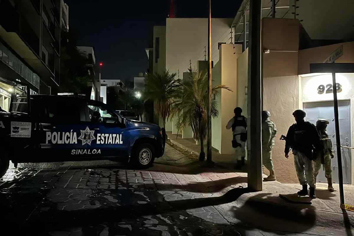Elementos de seguridad tras el ataque a un centro de rehabilitación en Culiacán, Sinaloa