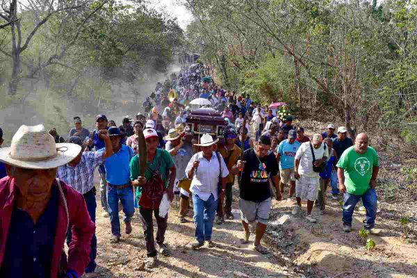  sepultado en la comunidad de Cacahuetepec en la zona rural de Acapulco