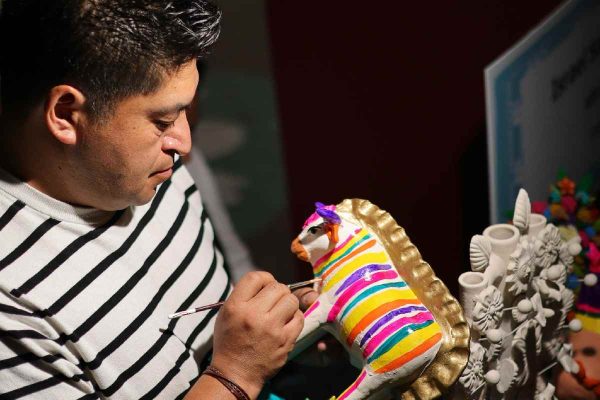 Fonart apoyará a artesanos con comercialización de sus piezas