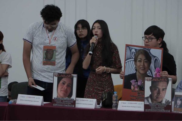 Lisania Castañeda Puentes en mesa de diálogo con Gobernación y colectivos de búsqueda