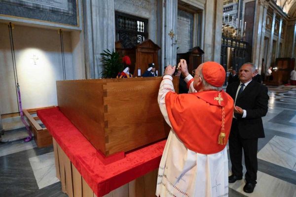 Papa Francisco es enterrado en la Basílica de Santa María La Mayor 