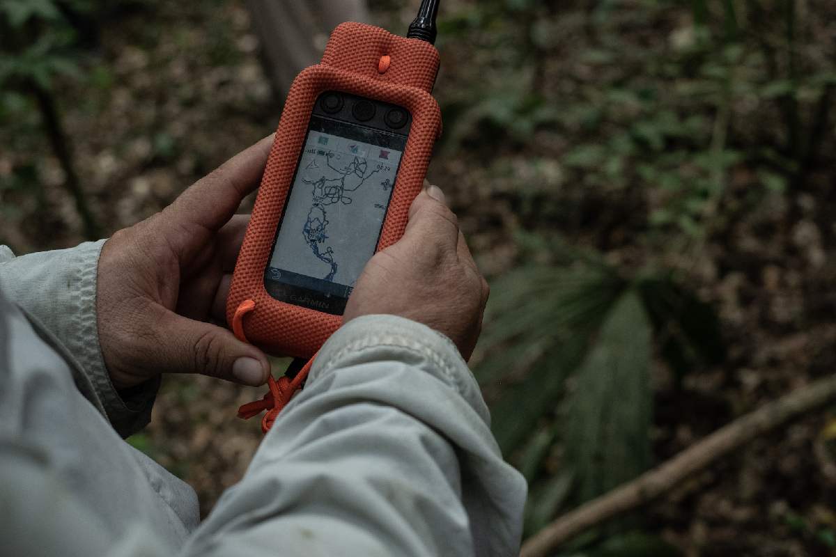 Ubicaciones de los GPS en los collares de los perros Tranqui y Zafira, durante una jornada de rastreo de jaguares.