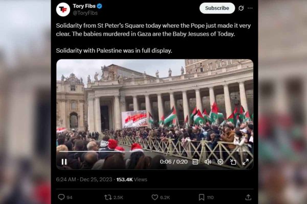 Palestina banderas Plaza San Pedro Vaticano funeral Papa Francisco