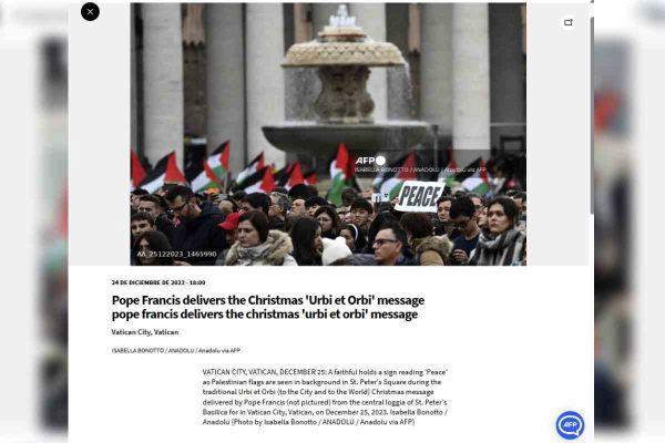 Palestina banderas Plaza San Pedro Vaticano funeral Papa Francisco
