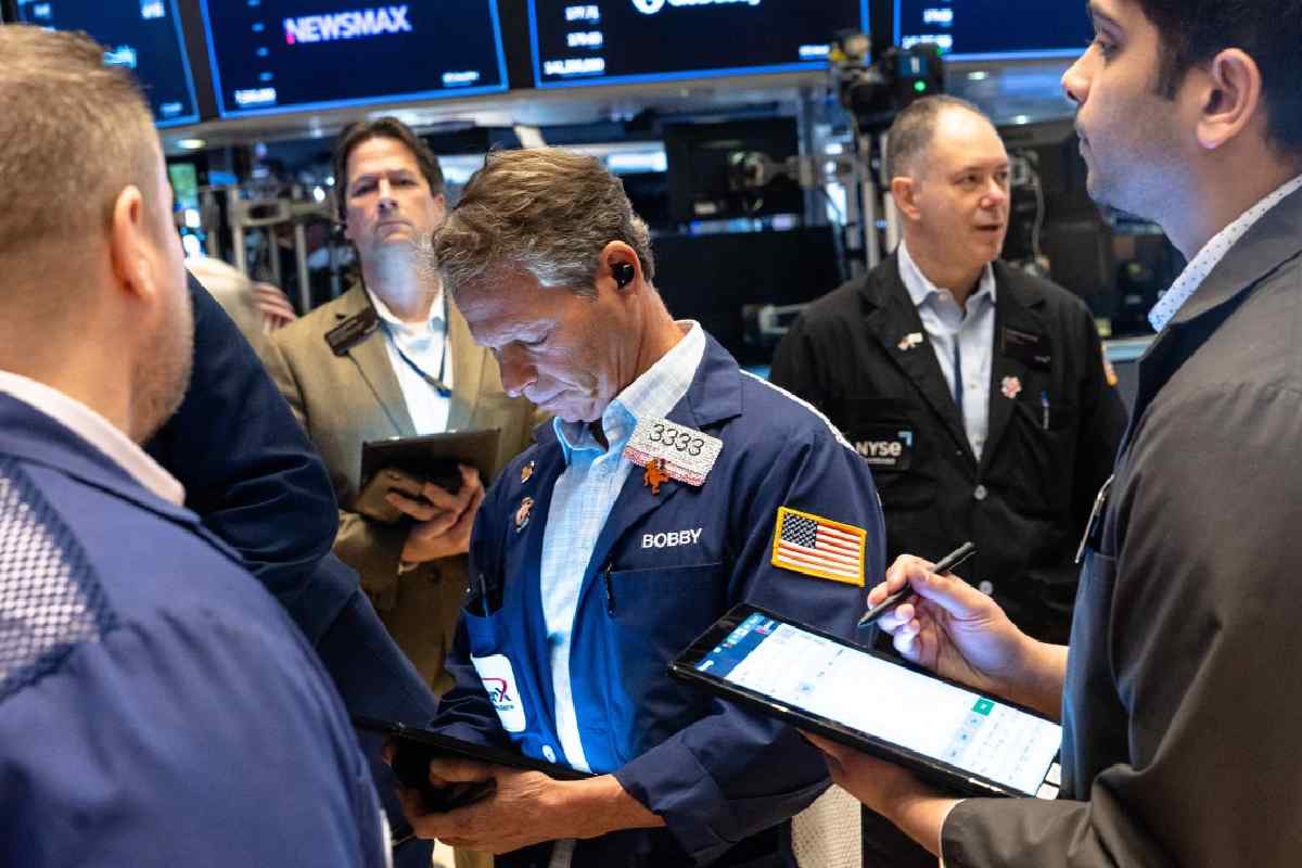 Peso se fortalece y cotiza en 19.91 unidades tras anuncio arancelario de Trump; Wall Street cae en la apertura