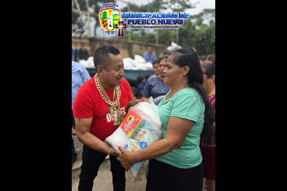 Contrario a lo que aseguran usuarios en redes sociales, el video de un político que porta joyas de oro no es de México, sino que es Diego Lux, un alcalde de Guatemala. 