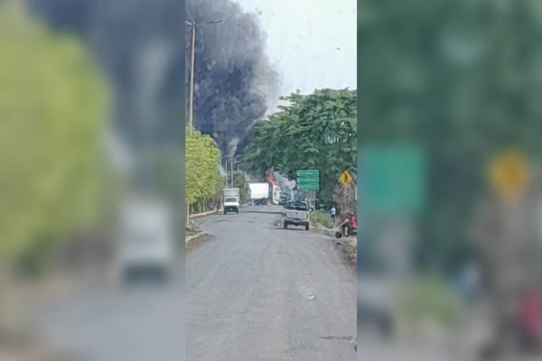 Asesinan a dos policías en Tingüindín, Michoacán y en Apatzingán sujetos realizan bloqueos