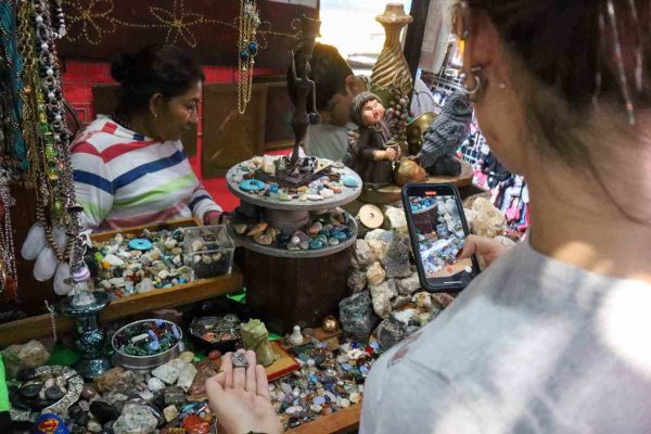 Bukele contra pandillas: vendedores dicen hay paz en San Salvador, pero los desalojan por turismo 