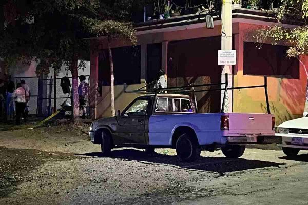 Camioneta que recibió balazos en el ataque armado durante una fiesta en Culiacán, Sinaloa