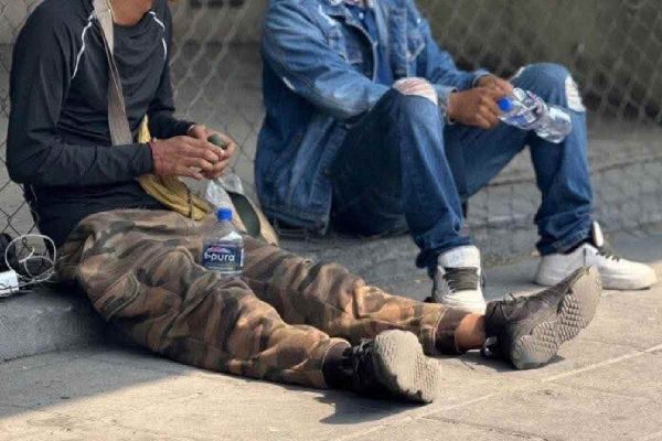 Detienen a dos policías y una mujer por intentar reclutar a jóvenes en central de Tlaquepaque, Jalisco