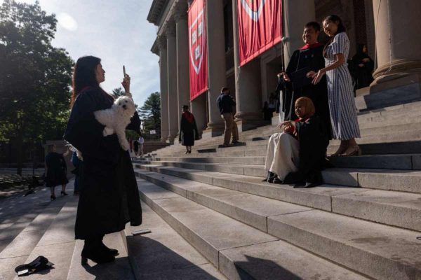 Donald Trump insiste en que la Universidad de Harvard debe entregar lista de estudiantes extranjeros