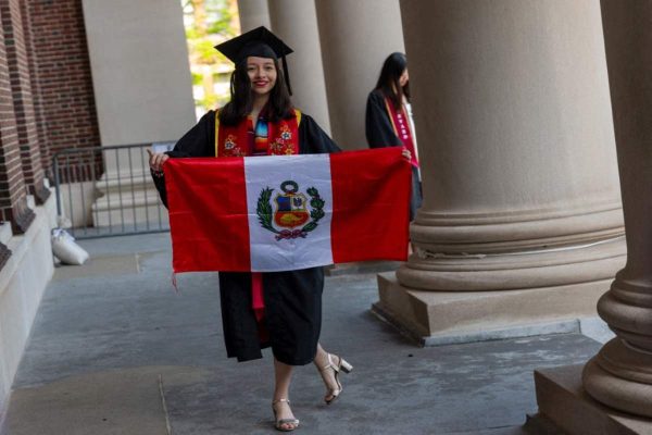 Donald Trump insiste en que la Universidad de Harvard debe entregar lista de estudiantes extranjeros