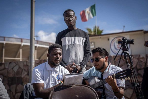 EU deporta a mexicano y otras 7 personas a Sudán del Sur; juez pide su retorno por ilegalidades 