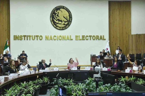 Foros de debate para elección judicial "son legítimos", dice Comisión de INE; pide respetar equidad
