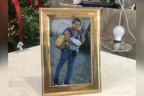 Fotografía de Tania colocada sobre su ataúd